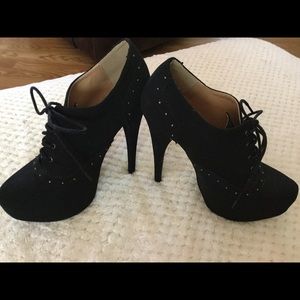 Penny Loves Kenny Black Platform Heel Ankle Boot.